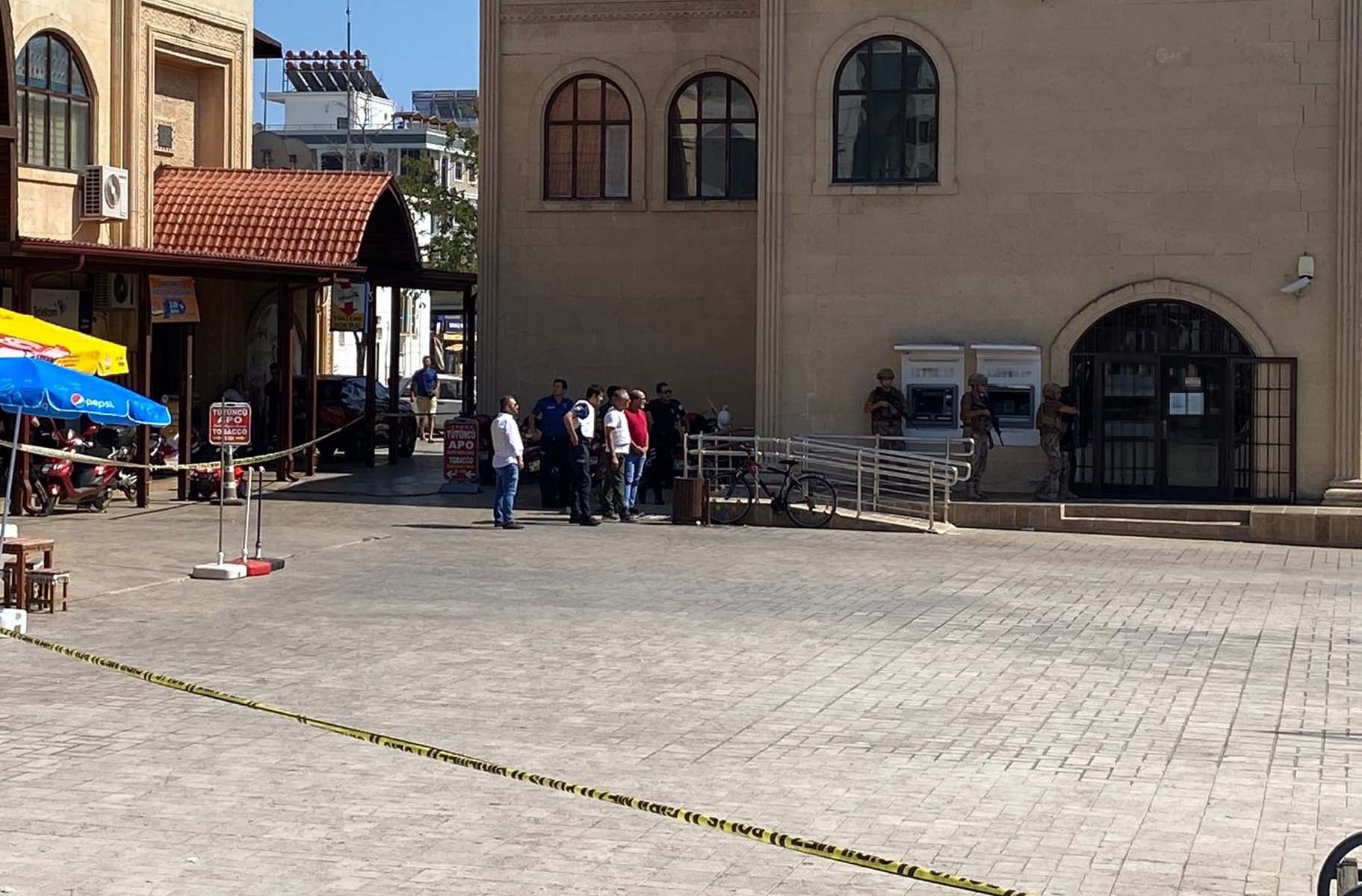 Son dakika | Antalya Kepez'de filmleri aratmayan olay! Bir bankanın müdürü rehin alındı