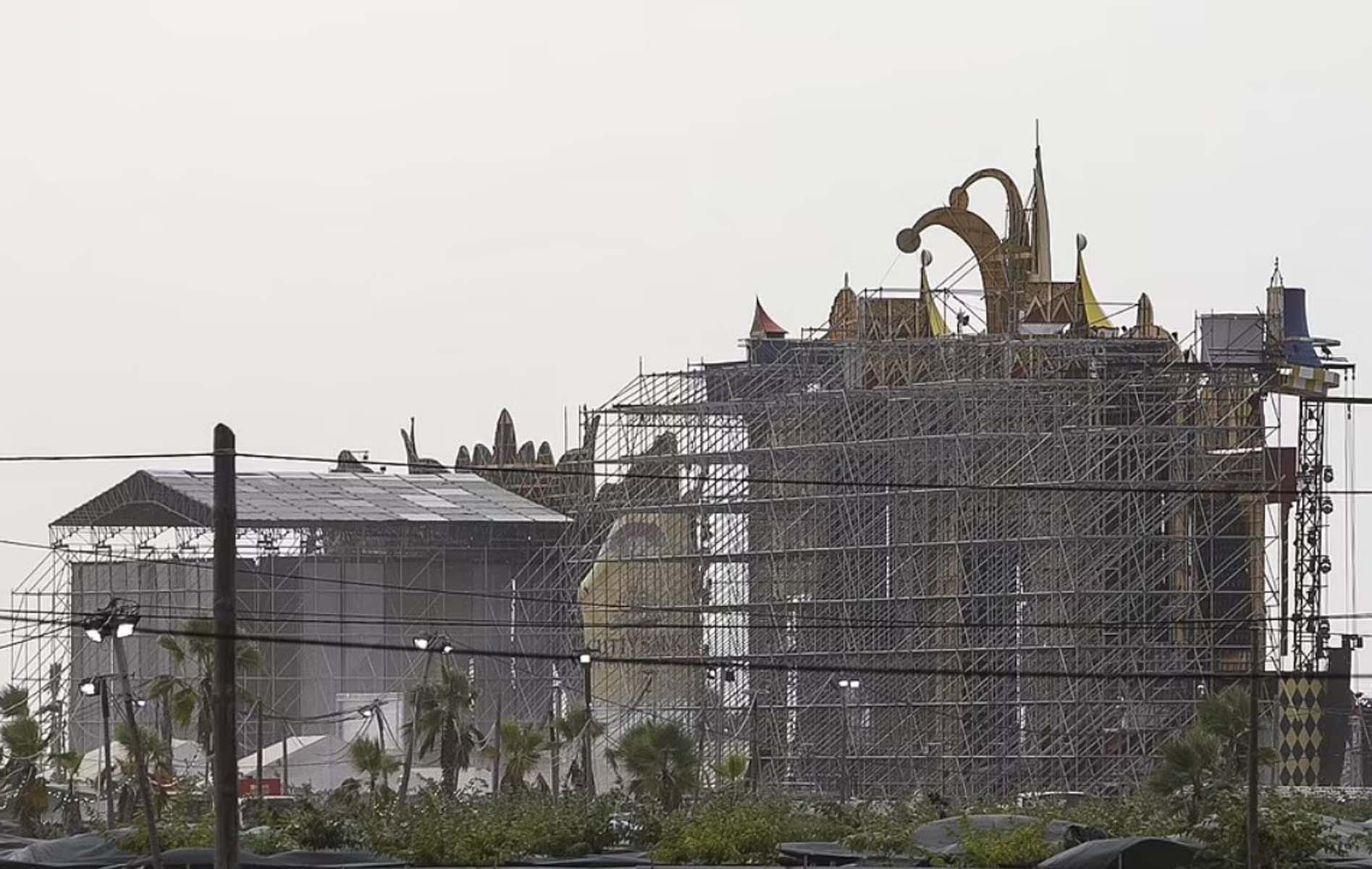 İspanya'da müzik festivali kana bulandı! Şiddetli rüzgar sahneyi çökertti: Ölü ve yaralılar var