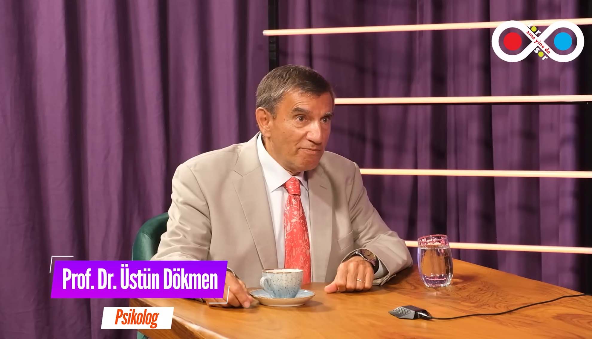 Prof. Dr. Üstün Dökmen, Başörtülü psikolog, psikiyatrist, PDR uzmanı meslek etiğine aykırıdır dedi, ortalık karıştı! Tepkiler çığ gibi büyüdü