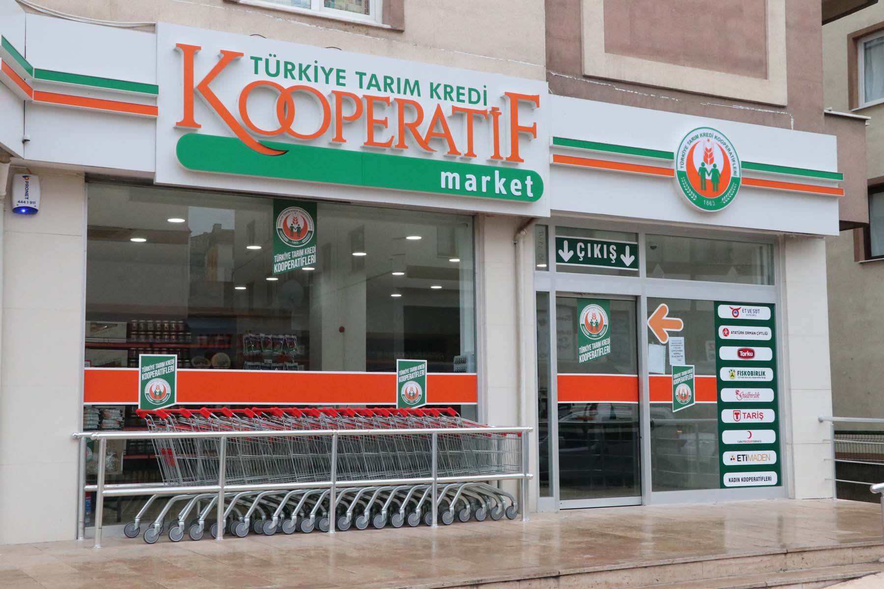 Tarım Kredi Kooperatif marketleri 30'dan fazla ürüne indirim yapacak! Bakan Nebati sosyal medyadan duyurdu: Vatandaşlarımızı korumakta kararlıyız