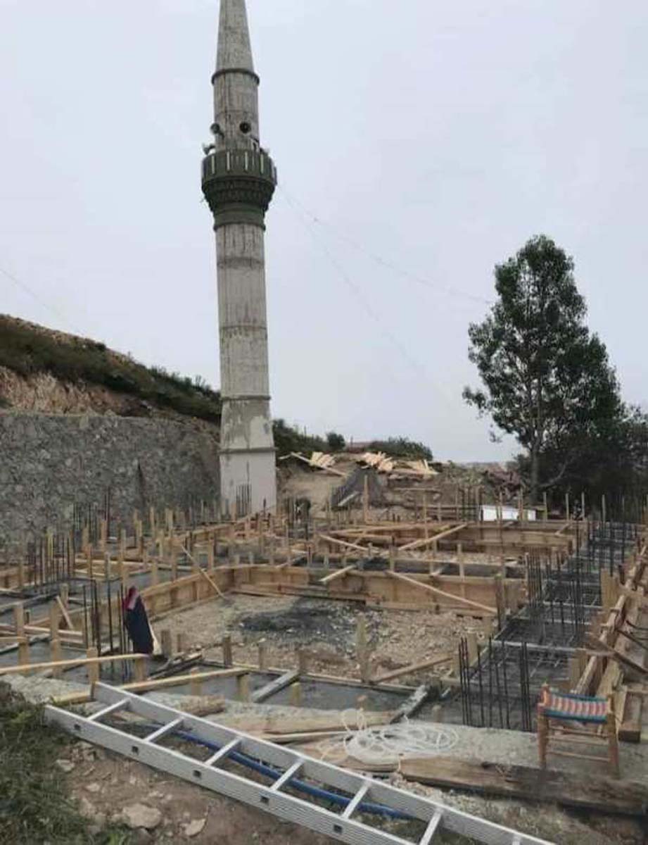 Eskice köyü camisi yeniden yapılmaya başlandı 
