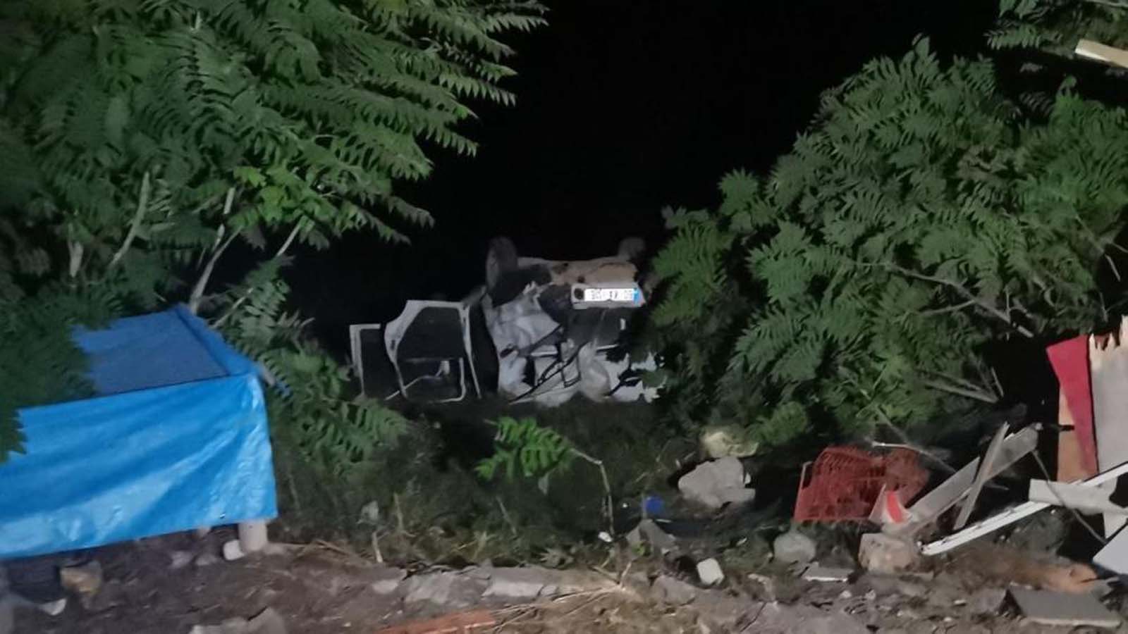 Tokat'ta feci kaza! Otomobil tarlaya uçtu: 8 kişi yaralandı