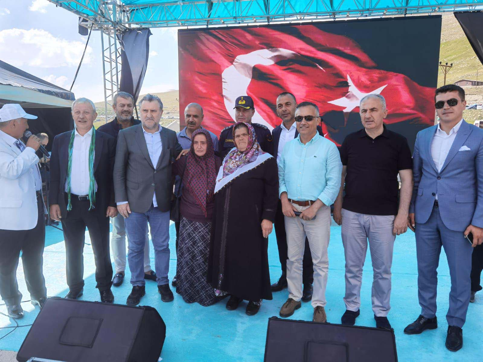 Ovit Yayla Festivali coşturdu! 2 bin 640 rakımda 3 saat horon oynadılar 