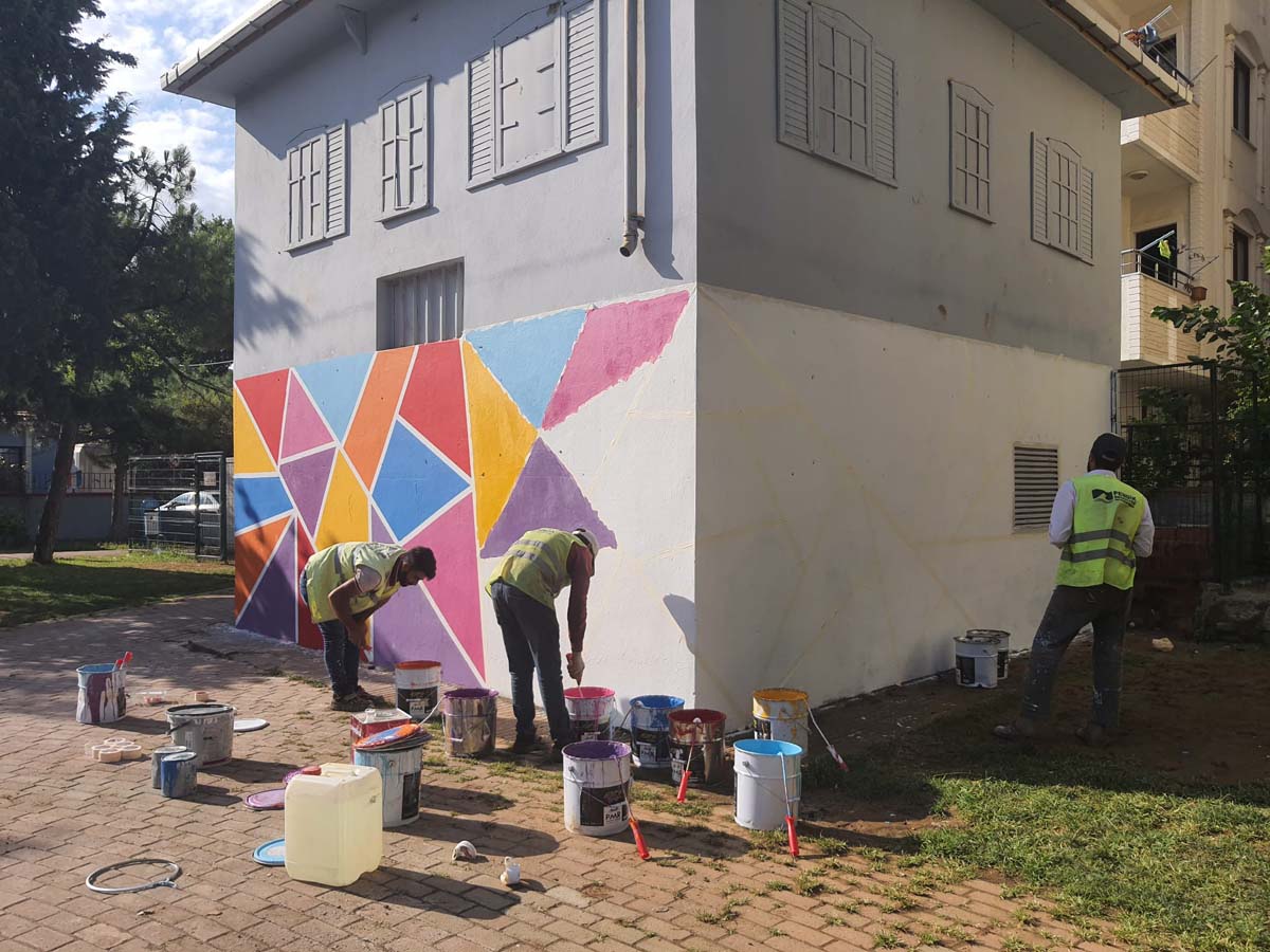 Pendik Belediyesi'nden bakım ve onarım çalışmaları! Park ve bahçeler yenileniyor!
