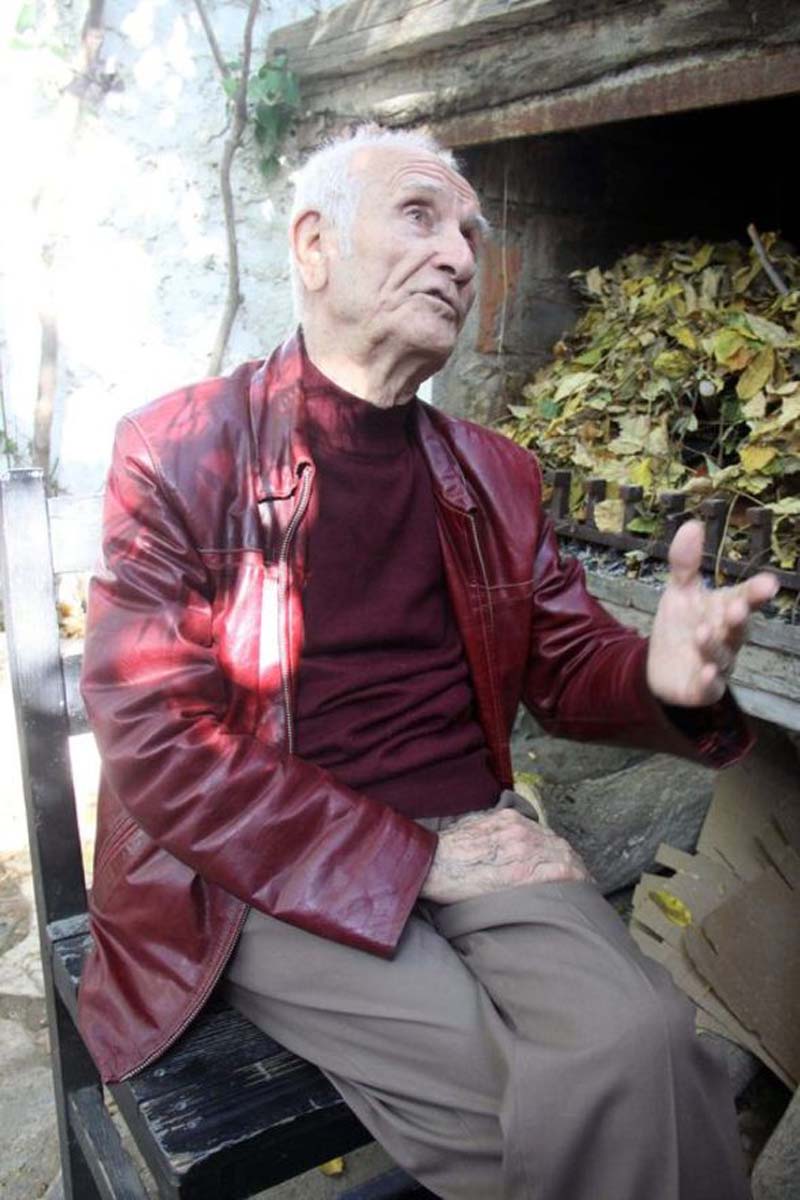 Kemal Sunal'ın filmleriyle tanınmıştı! Usta oyuncu Rıza Pekkutsal hayatını kaybetti