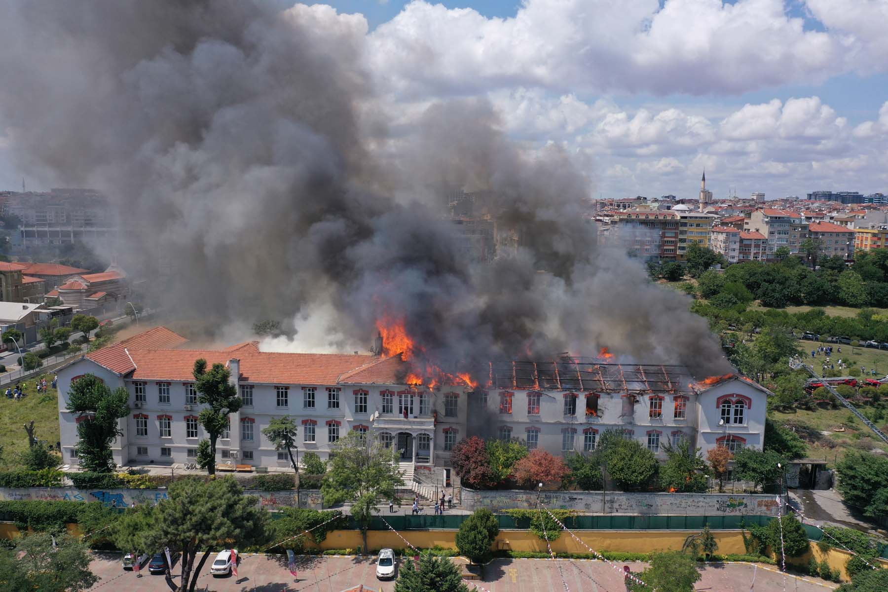 Ekrem İmamoğlu'nu hiç böyle görmediniz! Balıklı Rum Hastanesi Vakıf Başkanı Konstantin Yuvanidis'e tehditkar sözler: Kimseyi kovmaya gücünüz yetmez