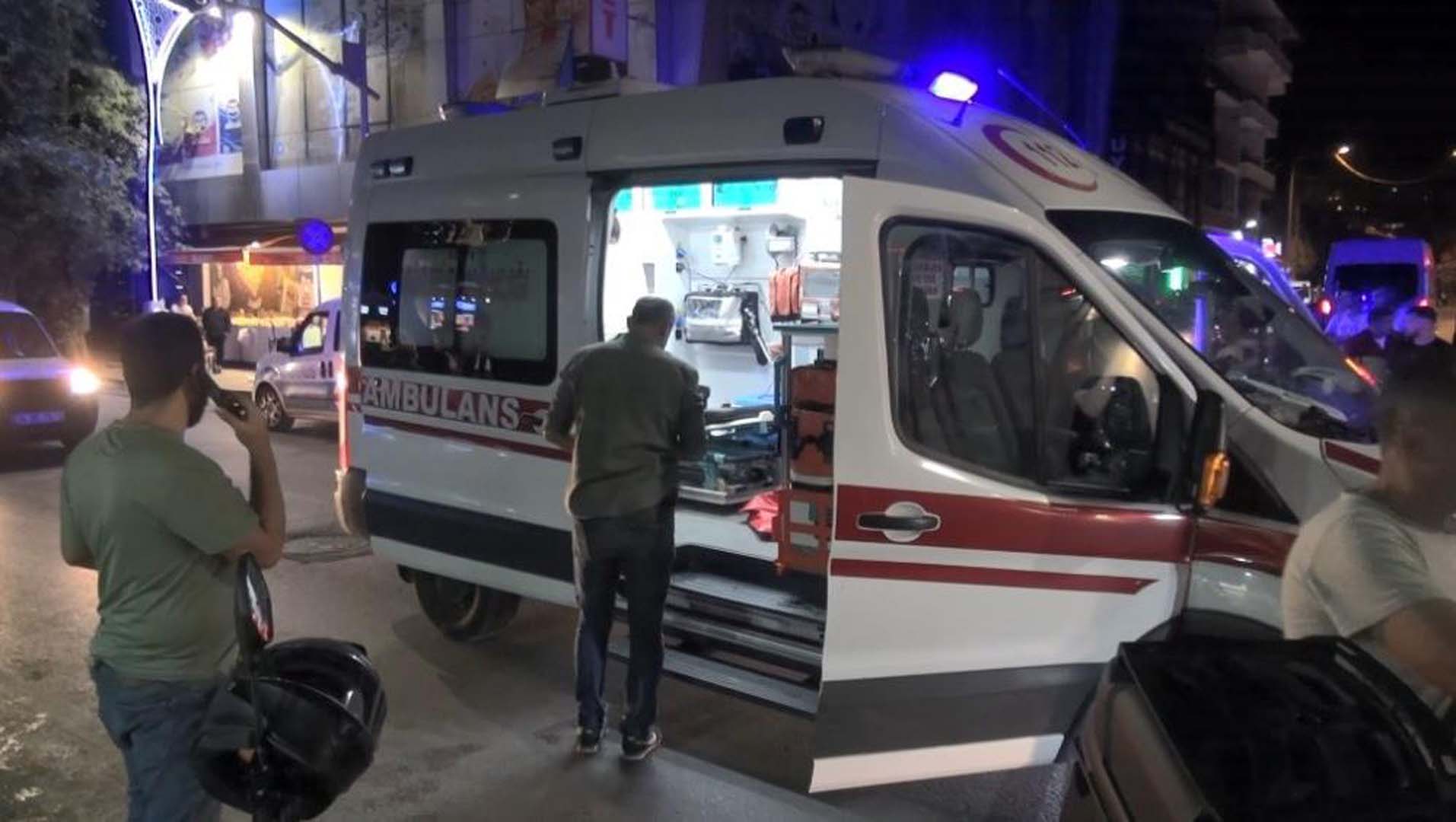 İzmit'teki kavga kanlı bitti! 15 yaşındaki çocuk ağabeyi tarafından bıçaklandı! Sadece ayırmak istemişti