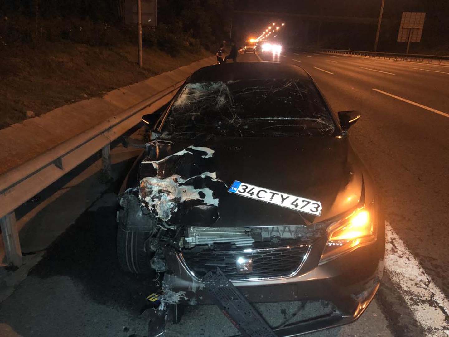 Kavacık Tem'de motosiklet ve otomobil birbirine girdi! 2 kişi yaşamını yitirdi!