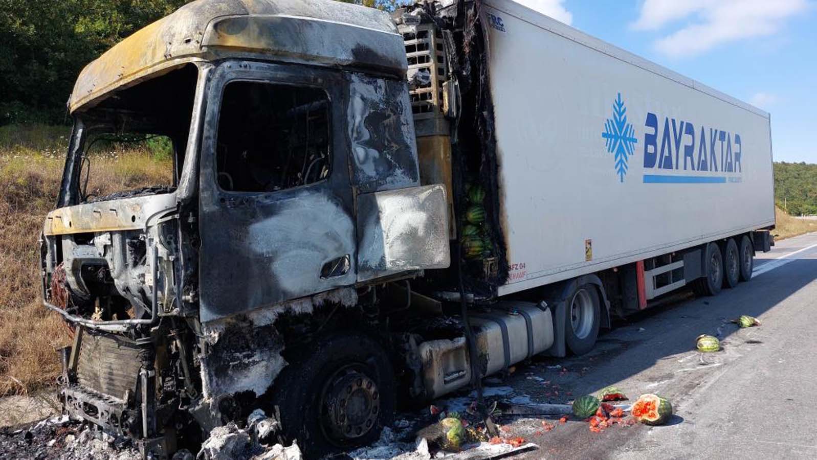 Ukrayna'ya giden tır alev topuna döndü! Karpuzlar cayır cayır yandı!