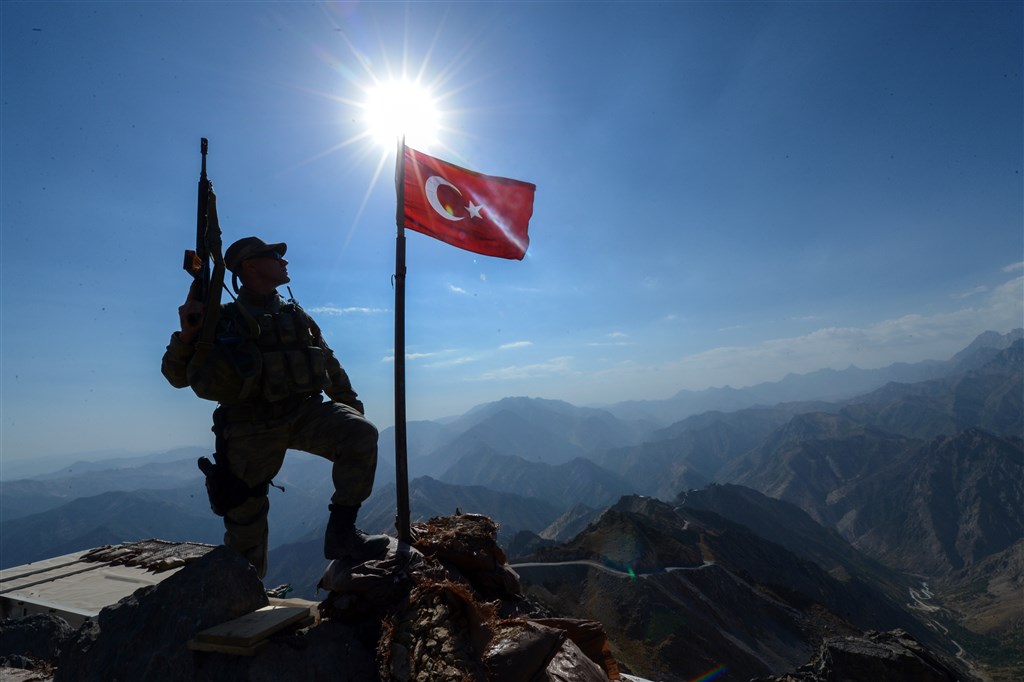 Son dakika! Şehitlerimizin kanı yerde kalmadı! 22 terörist etkisiz hale getirildi