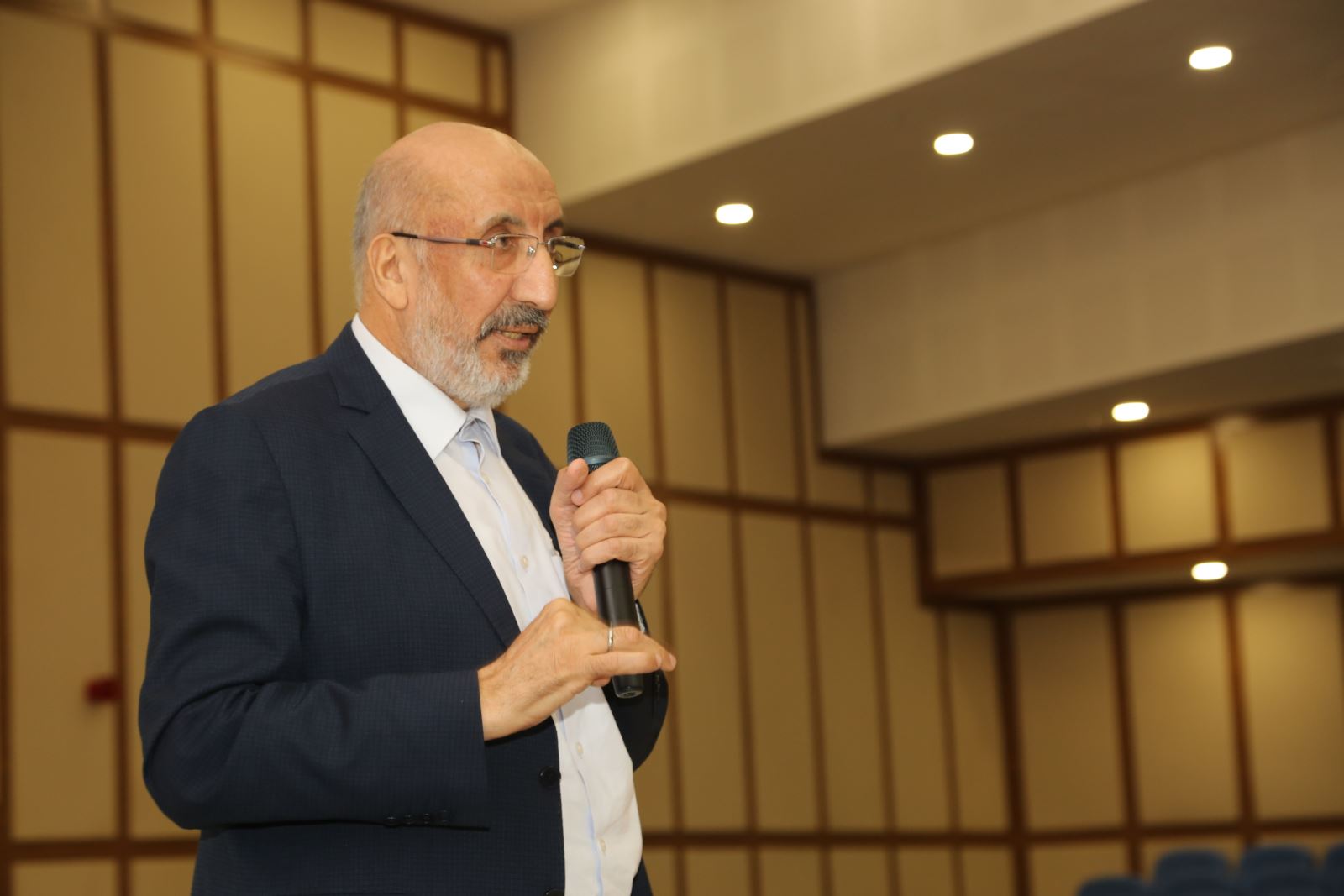 Abdurrahman Dilipak: Türbe yok ama Anıtkabir türbe oldu