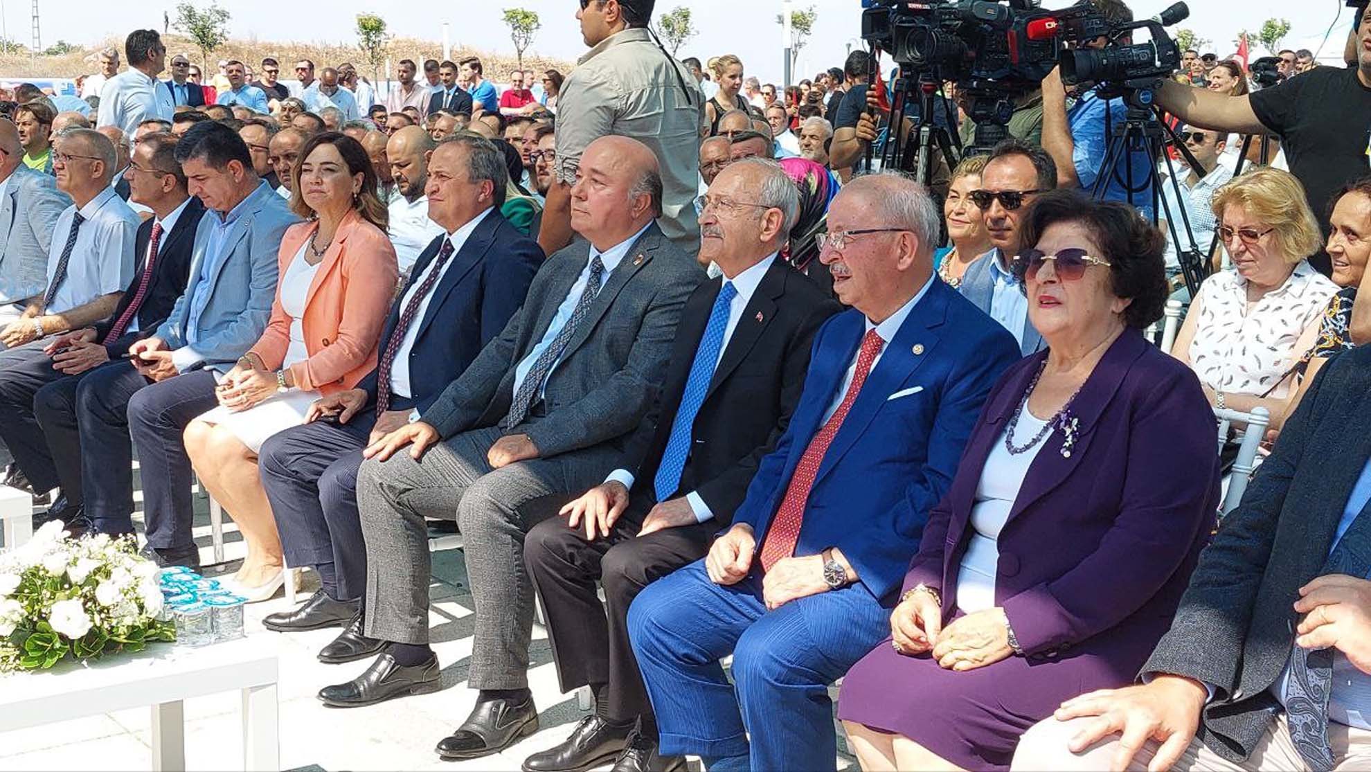 Kılıçdaroğlu ve Belediye Başkanı Albayrak'a protesto! Maaşlarına zam isteyen Tekirdağ Büyükşehir Belediyesi çalışanları kazan kaldırdı!