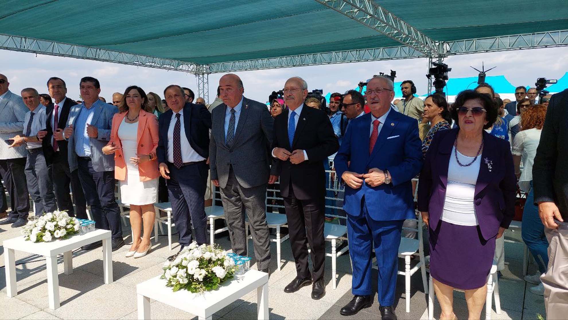 Kılıçdaroğlu ve Belediye Başkanı Albayrak'a protesto! Maaşlarına zam isteyen Tekirdağ Büyükşehir Belediyesi çalışanları kazan kaldırdı!