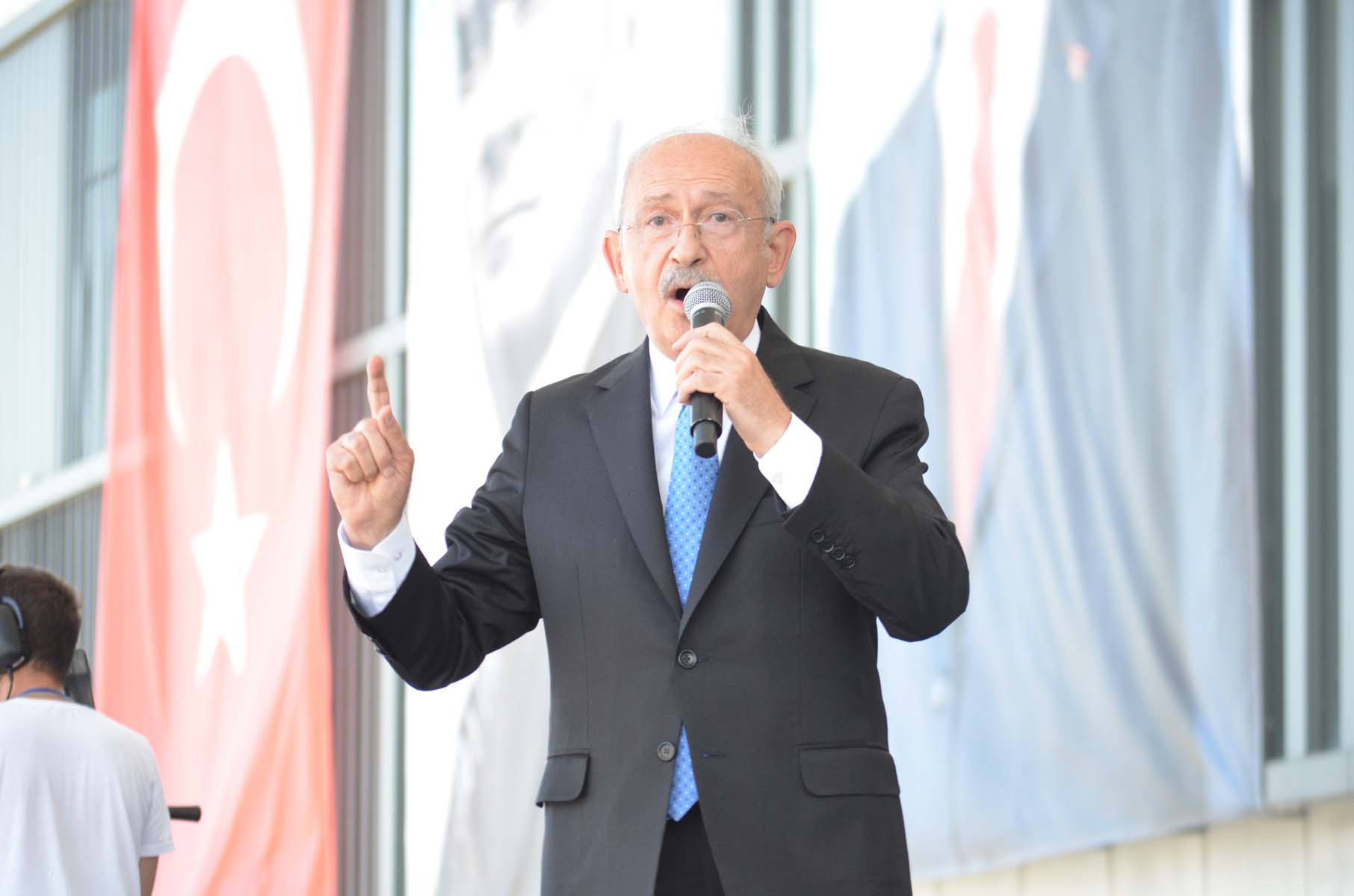 Kılıçdaroğlu ve Belediye Başkanı Albayrak'a protesto! Maaşlarına zam isteyen Tekirdağ Büyükşehir Belediyesi çalışanları kazan kaldırdı!