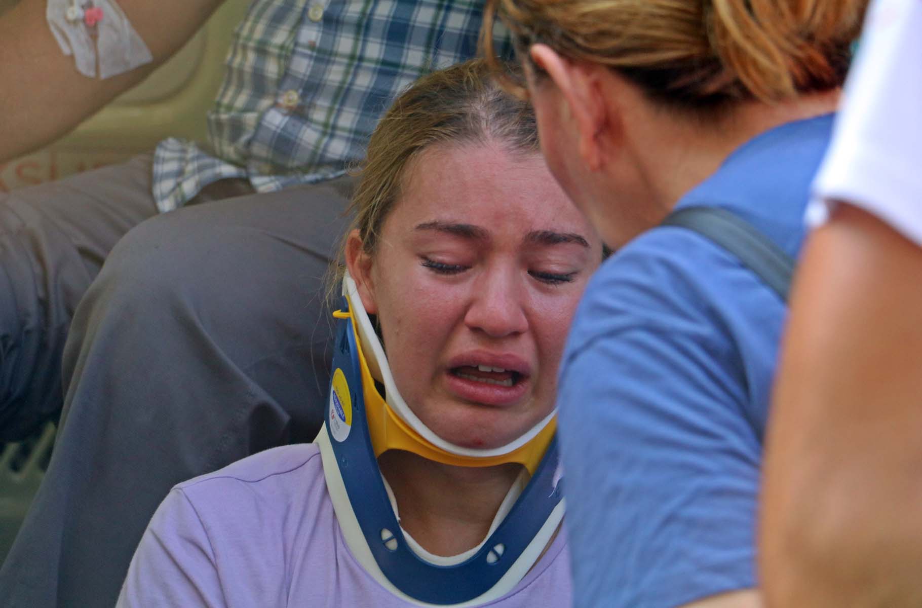 Antalya - Kemer otoyolunda feci kaza! Otel çalışanlarını taşıyan servis midibüsü, çekiciye çarptı: Çok sayıda yaralı var