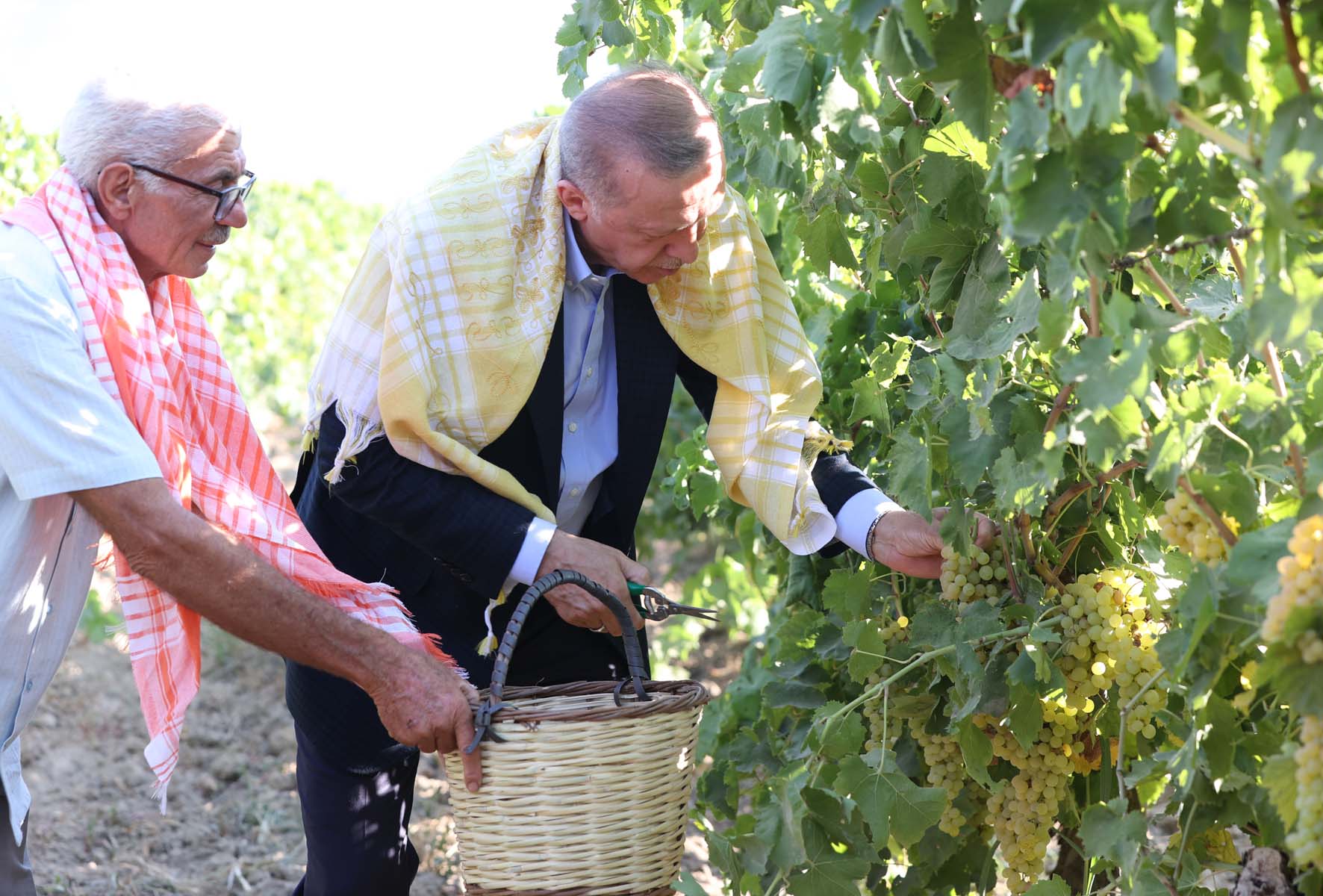 Cumhurbaşkanı Erdoğan, Manisa'da konuştu: Biz Türkiye'nin geleceğiyiz, milletin umuduyuz