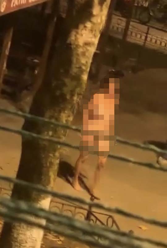 İstanbul'da çırılçıplak soyunan kadın etrafındakilere saldırdı! Artık kendimizden utanıyoruz