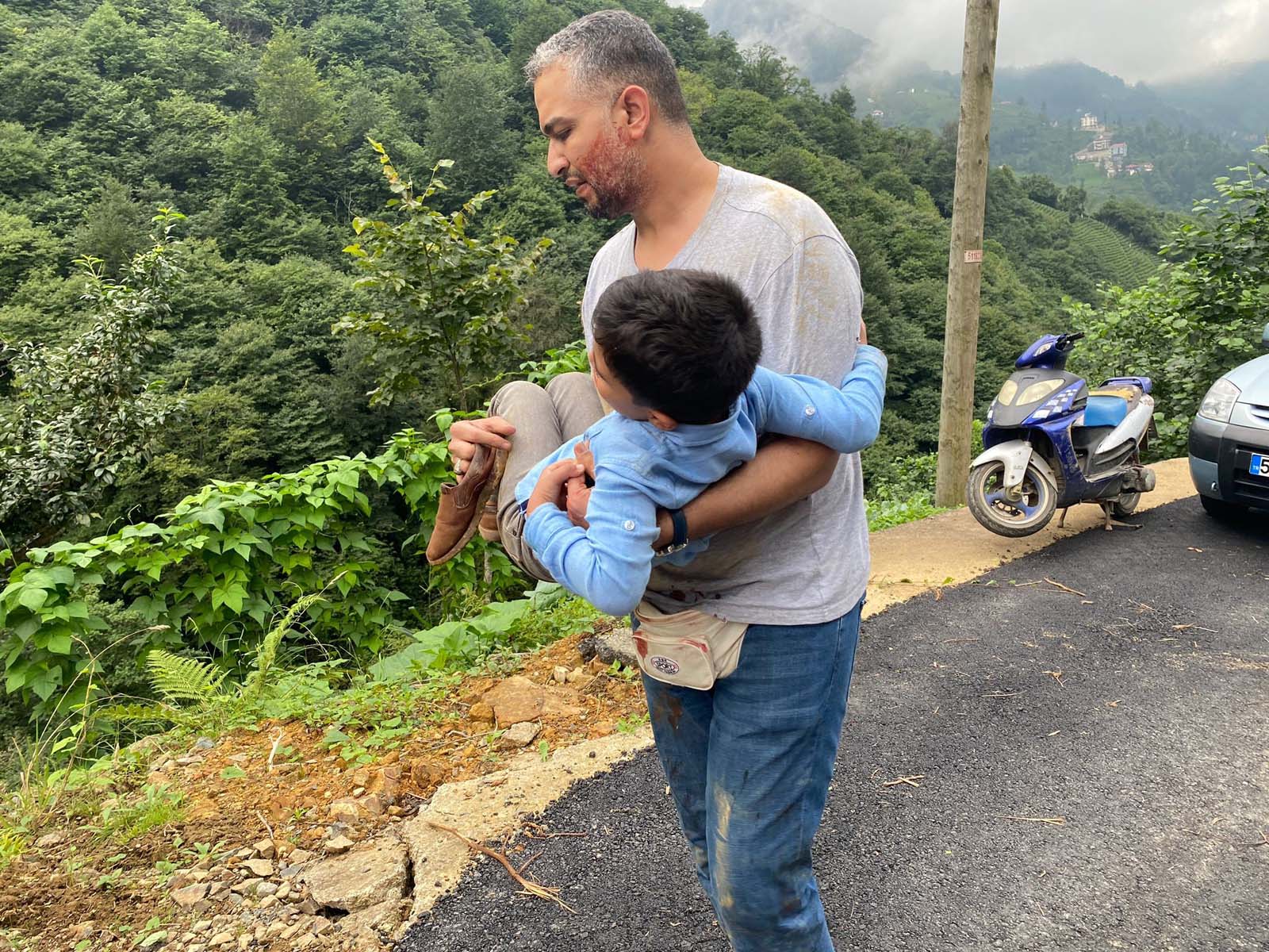 Gaziantep'in ardından Rize'de kaza! Turistleri taşıyan minibüs kaza yaptı: Çok sayıda yaralı var