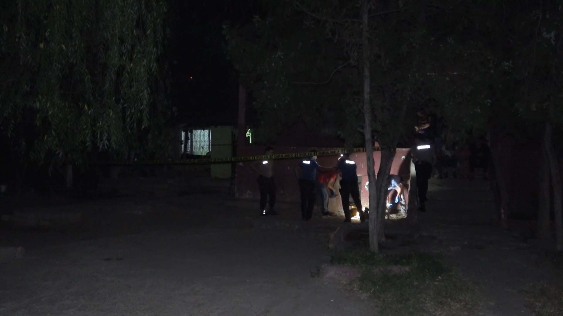 Silahını temizlerken 61 yaşındaki babaannesini vurarak ağır yaraladı! Hastaneye kaldırılan yaşlı kadının hayati tehlikesi bulunuyor