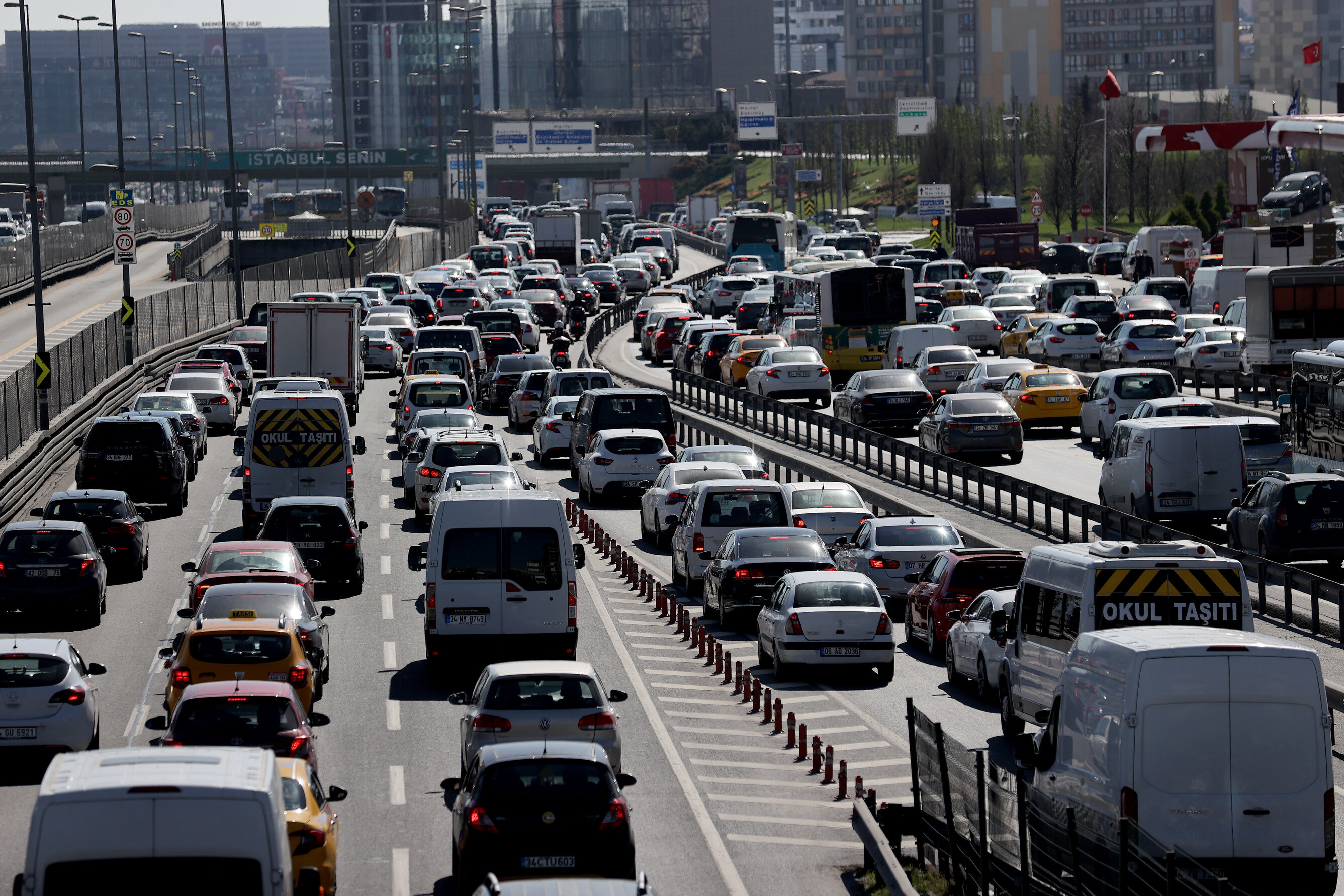 İstanbulluları üzecek haber! Trafik çilesi katlanabilir, o istikamete giden yol 15 gün boyunca kapalı olacak!