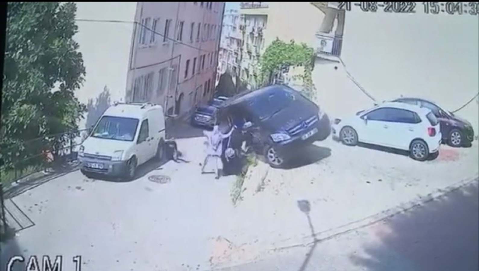 Kadının gücü dedikleri bu olsa gerek! 2 kadın Naim Süleymanoğlu'na özendi, minibüsü tuttu! Faciayı böyle engellediler...