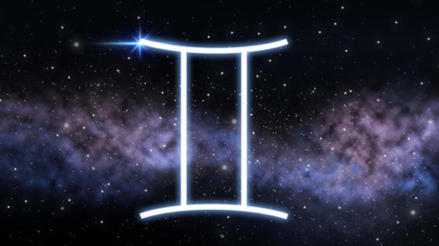 Aurası ve enerjisiyle tüm gözleri üzerine çeken, duruşuyla bile etkileyen burçlar belli oldu! İşte bulundukları ortamda yıldız gibi parlayan o burçlar!