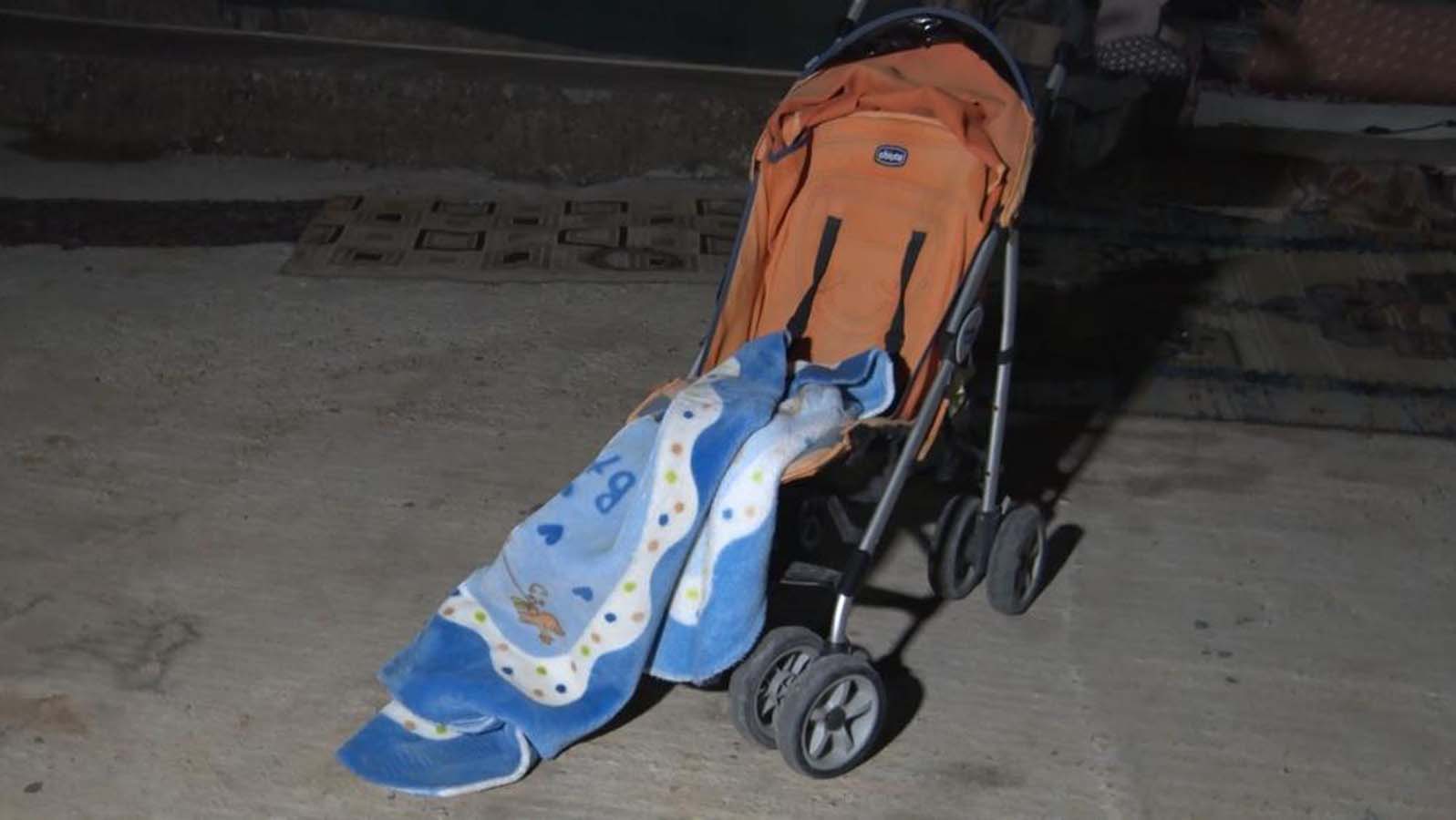 Nisa bebekler bitmiyor! 9 aylık bebeği acımadan evin kapısına bıraktılar...