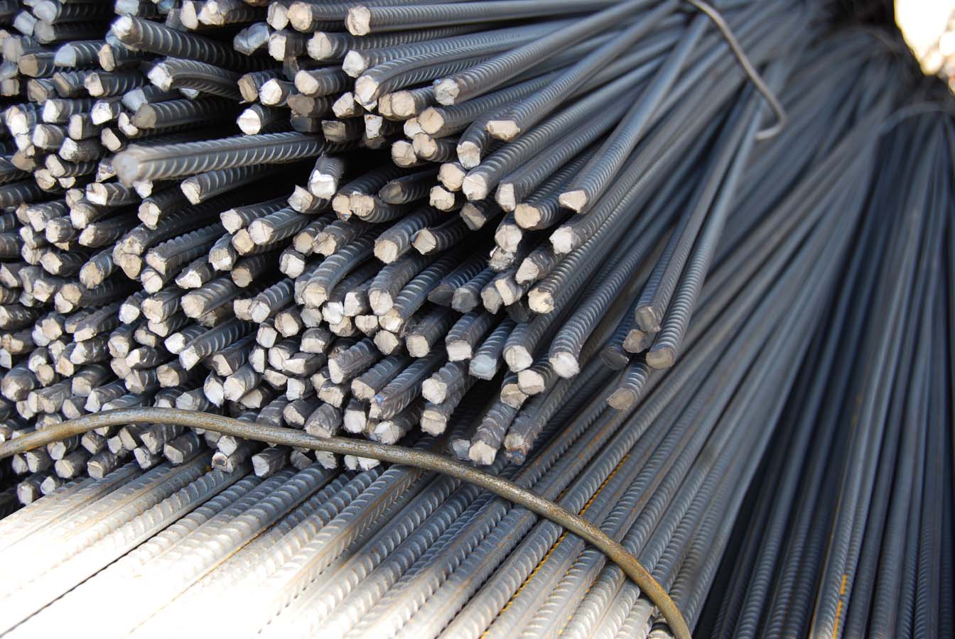 Demir fiyatları yine aldı başını gidiyor! İnşaat yapacak müteahhitler kara kara düşünüyor!