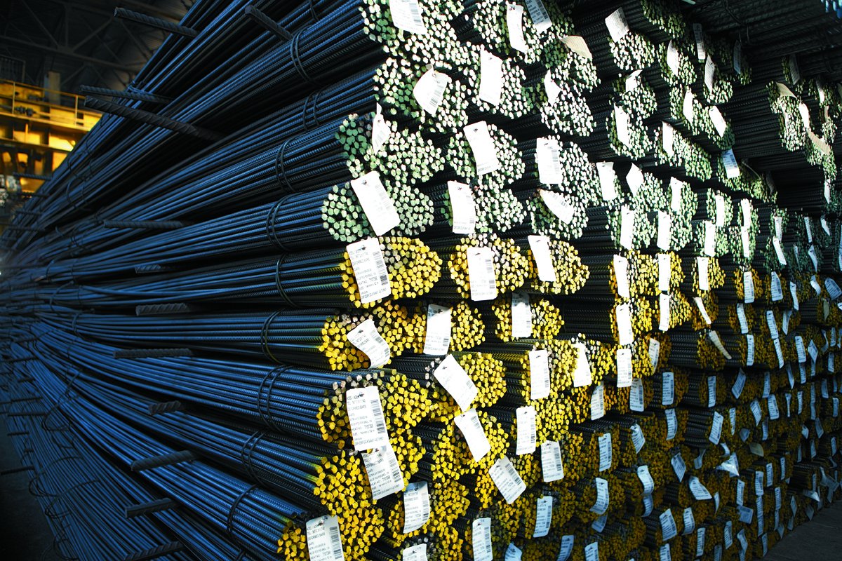 Demir fiyatları yine aldı başını gidiyor! İnşaat yapacak müteahhitler kara kara düşünüyor!