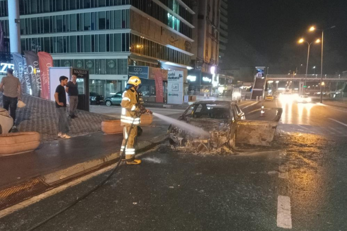 Esenyurt E-5'te gece yarısım korkunç anlar! Otomobil cayır cayır yandı!