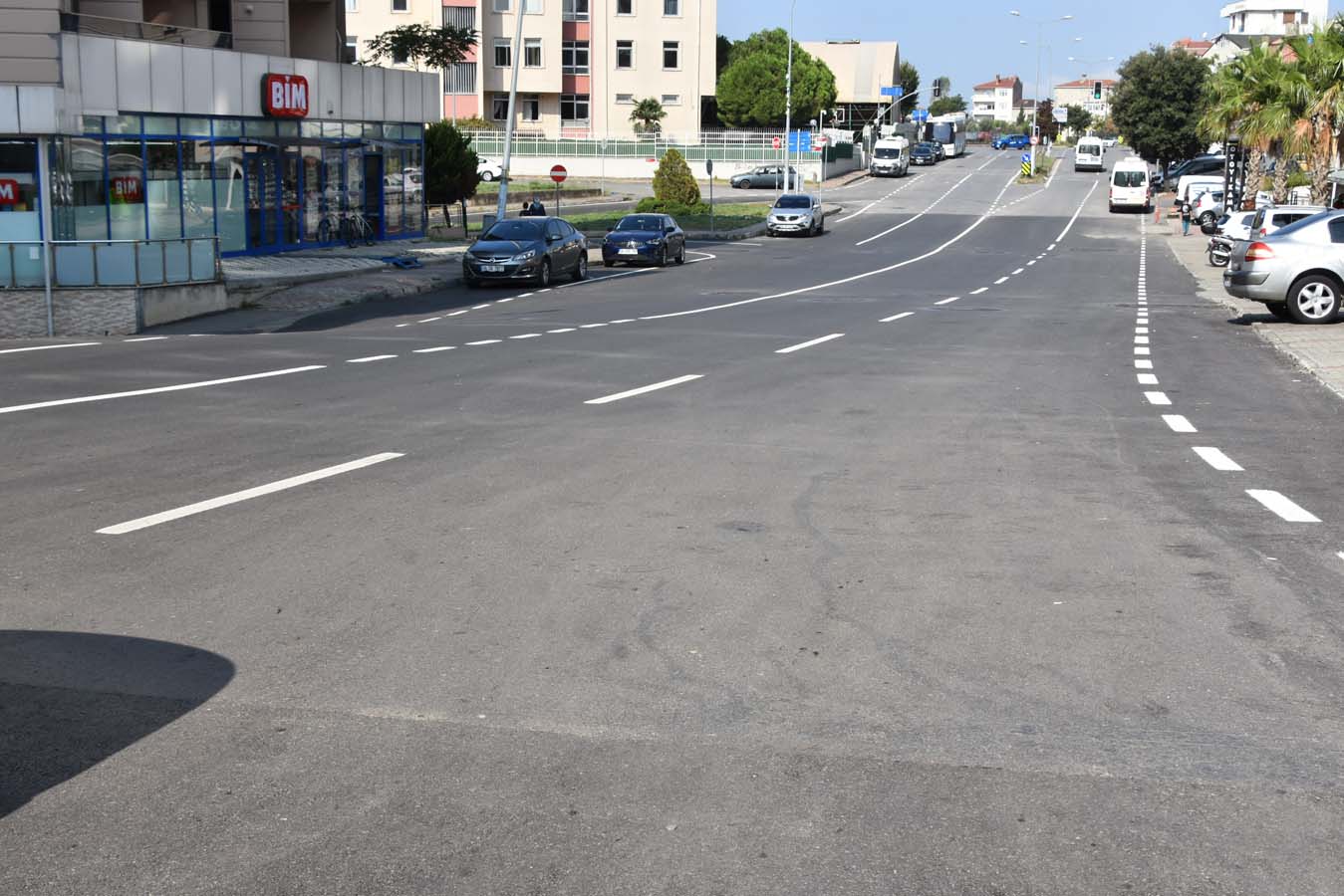 Pendik Belediyesi çevre düzenlemelerine devam ediyor! Süreyyapaşa Caddesi'ndeki yollar ve kaldırımlar yenilendi!