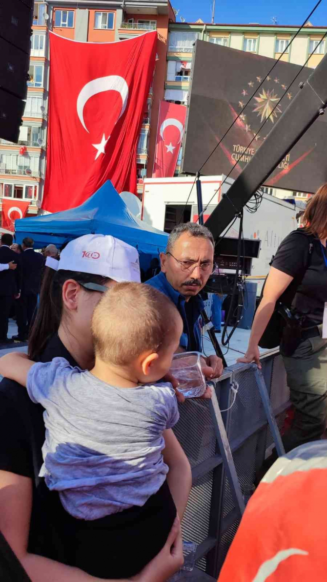 Cumhurbaşkanı Erdoğan'ın katılacağı törende yürekler ağza geldi! 3 yaşındaki çocuk ...