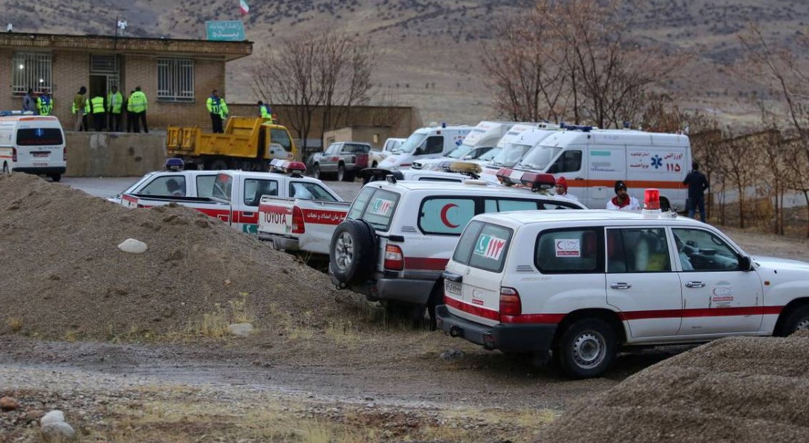 İran’da minibüs ile kamyon çarpıştı! Çok sayıda ölü ve yaralı var!