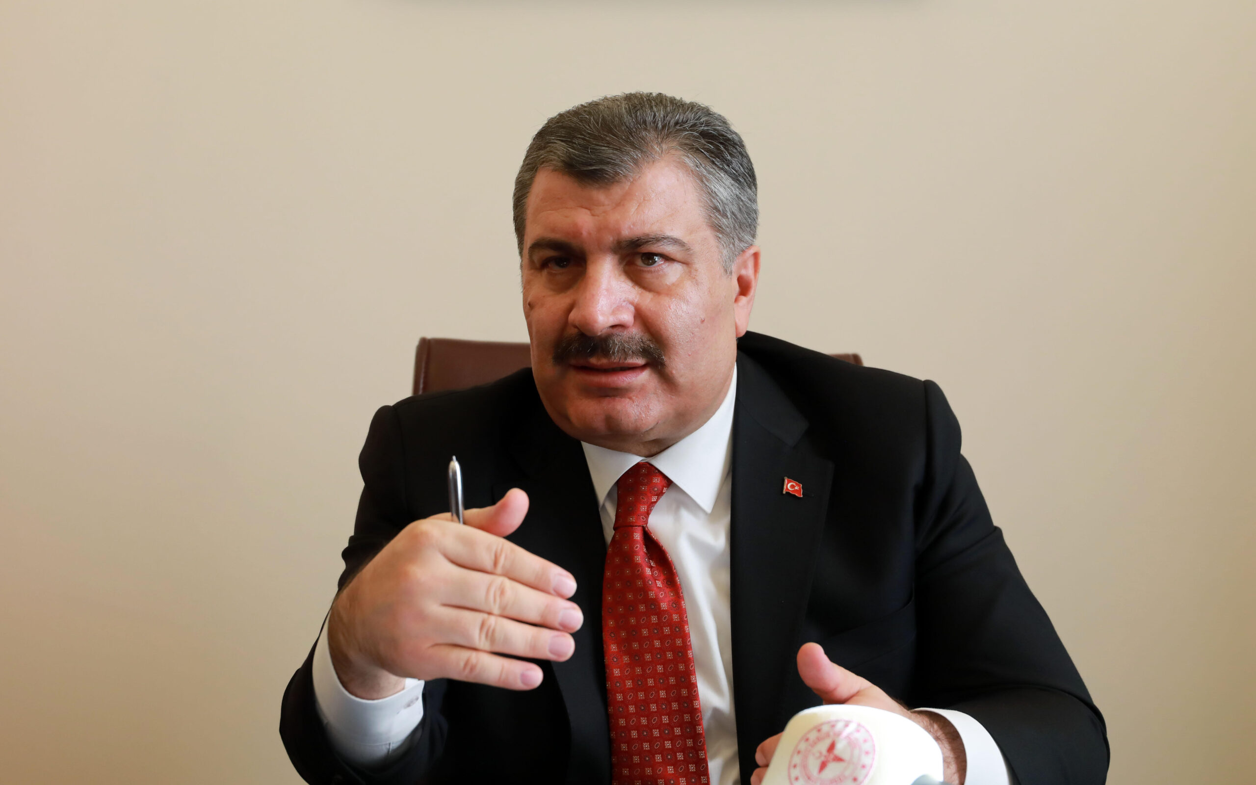 Pandemi döneminin simgesi olmuştu! Sağlık bakanı Fahrettin Koca'dan beklenmedik haber! Sevenleri kahroldu! Terzi kendi söküğünü dikemiyor!