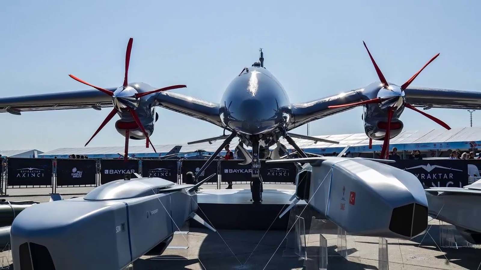 Karar Gazetesi yazarı İbrahim Kahveci dinleyenleri güldürdü! Savunma Sanayii başarılarını Kenan Evren dönemine dayandırdı!