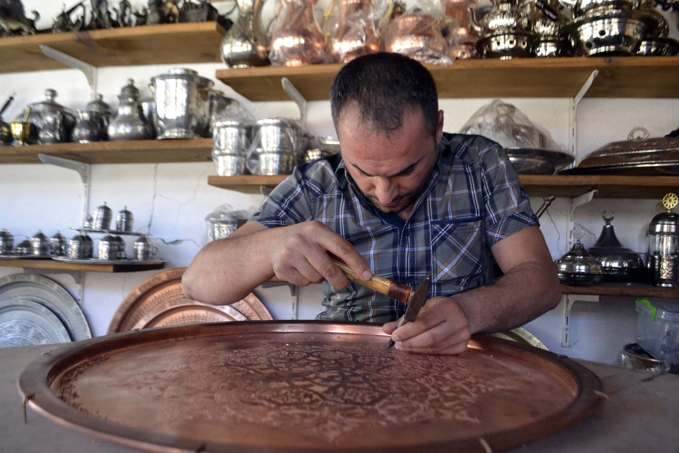 Çırak yetiştiren ustalara müjdeli haber! KOSGEB'den geri ödemesiz 250 bin lira hibe desteği! Başvurular bugün başlıyor!