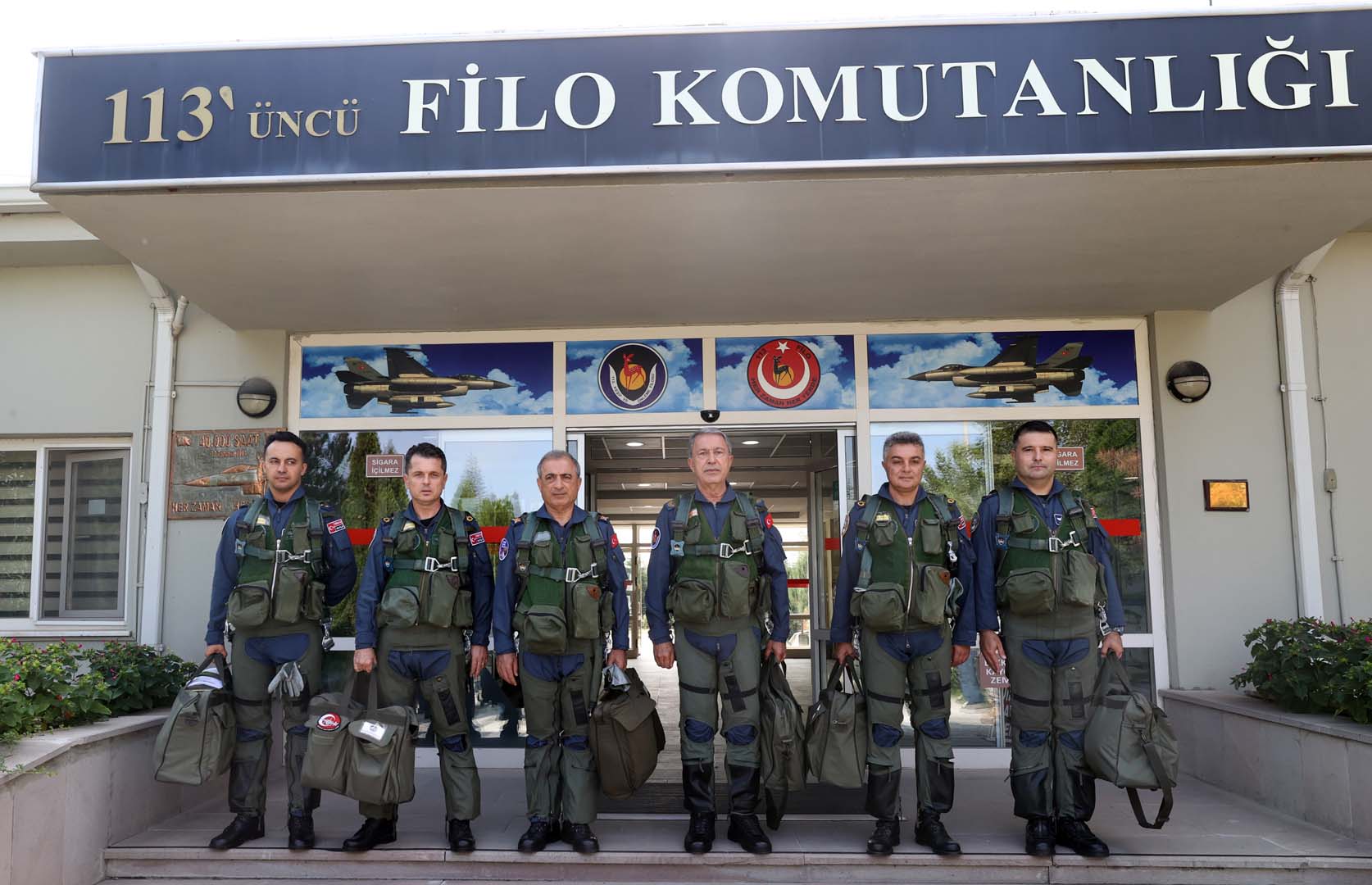 Bakan Akar, F-16 savaş uçağına bindi, Ege Denizi semalarında uçtu! Yunanistan'a mesaj verdi! Şımarıklığına her zaman cevap verdik, vereceğiz