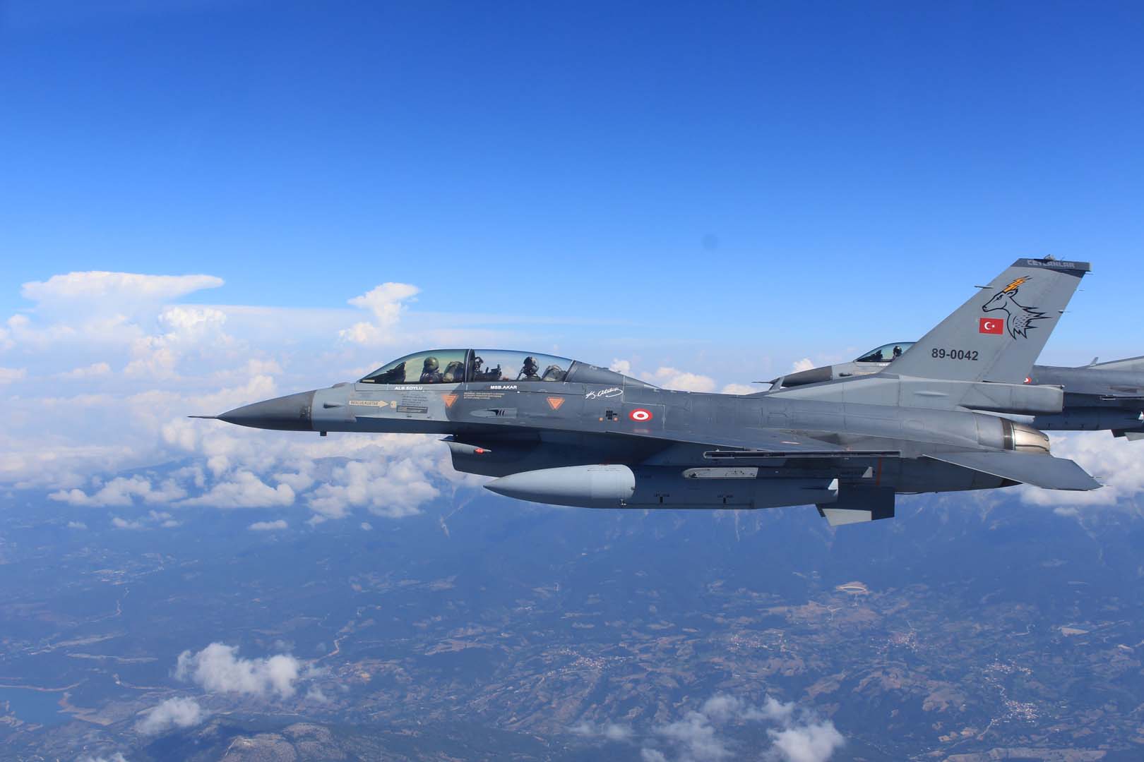 Bakan Akar, F-16 savaş uçağına bindi, Ege Denizi semalarında uçtu! Yunanistan'a mesaj verdi! Şımarıklığına her zaman cevap verdik, vereceğiz