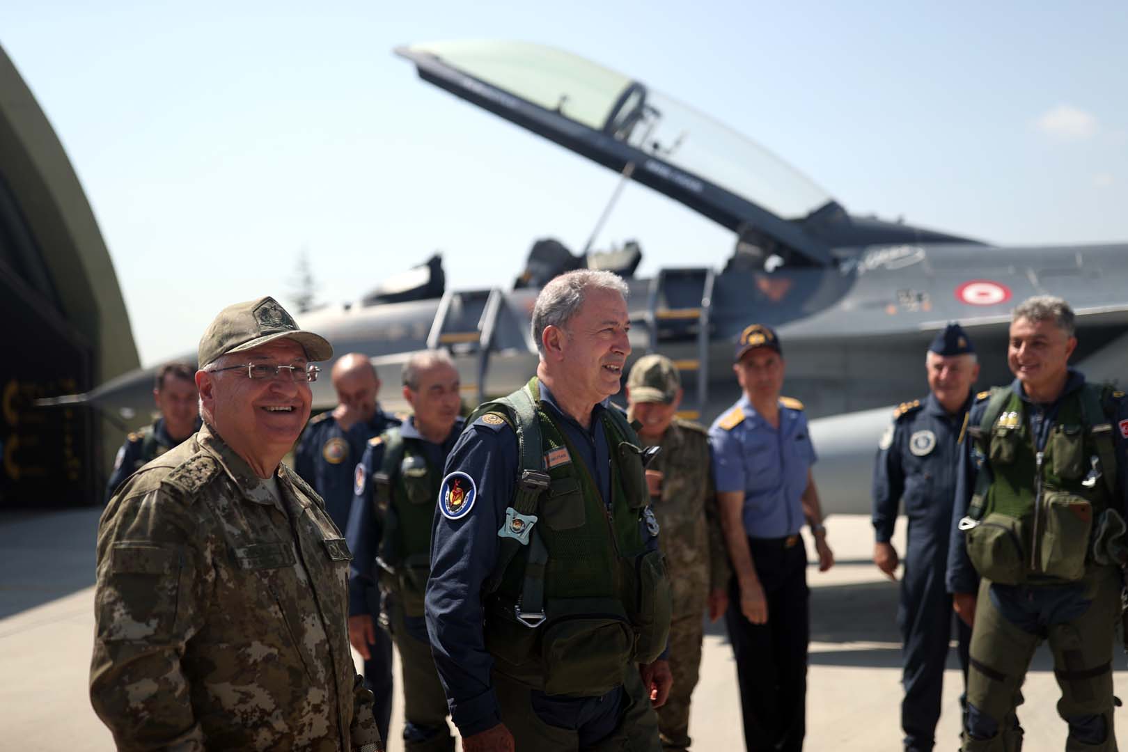 Bakan Akar, F-16 savaş uçağına bindi, Ege Denizi semalarında uçtu! Yunanistan'a mesaj verdi! Şımarıklığına her zaman cevap verdik, vereceğiz