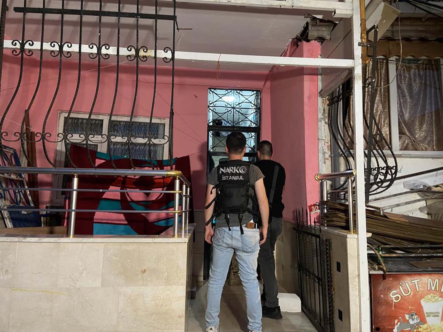 İstanbul'da şafak operasyonu! Çok sayıda kişi gözaltına alındı!