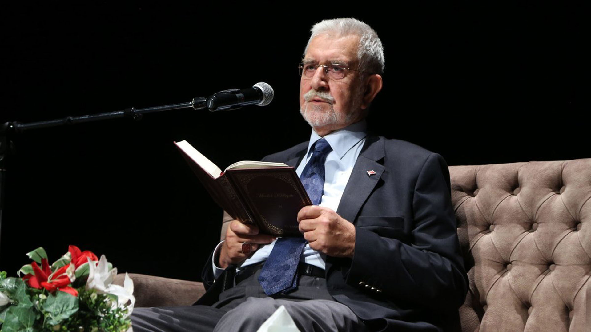 Ünlü yazar ve mutasavvıftan üzen haber! Ömer Tuğrul İnançer hayatını kaybetti!