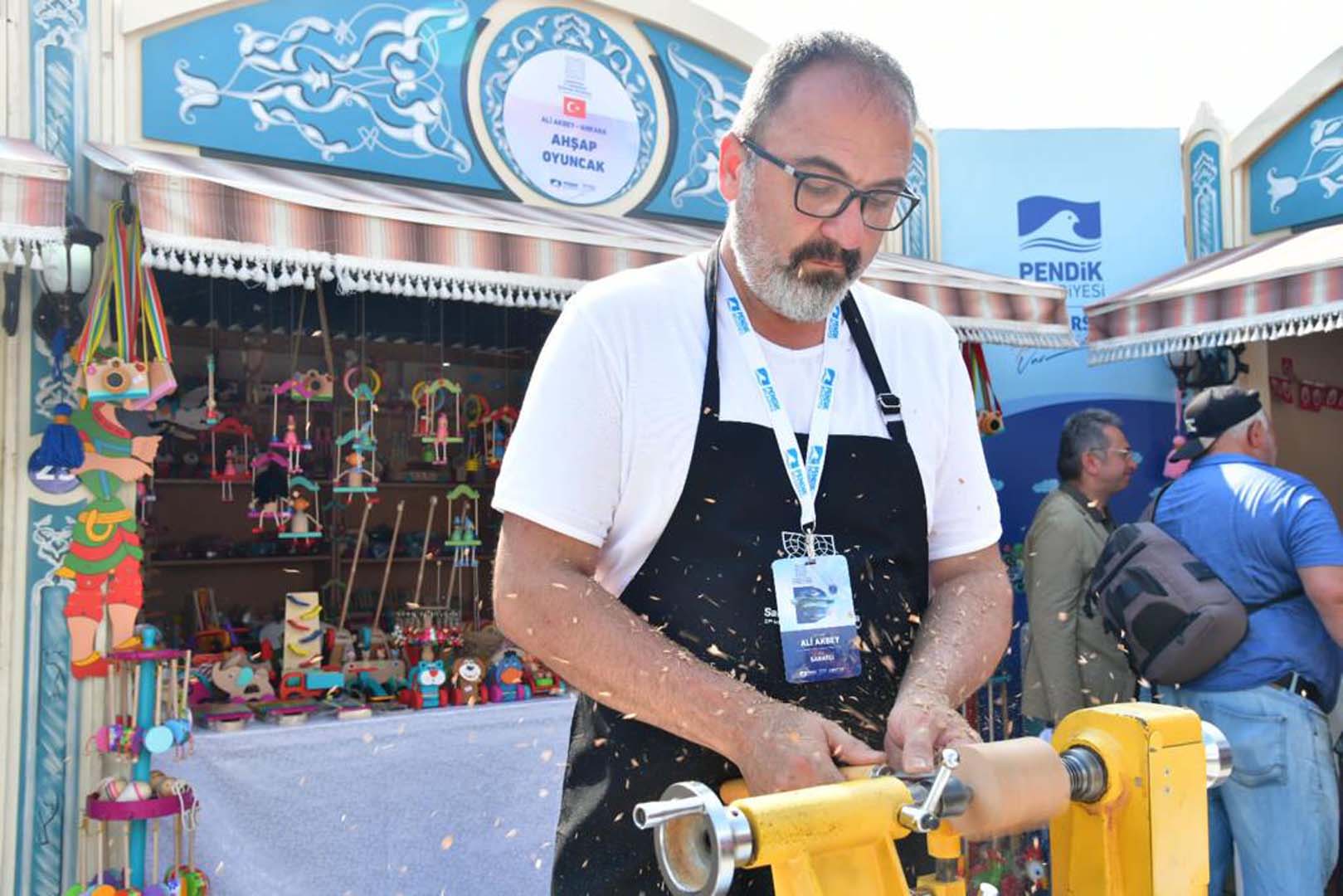 Pendik Belediyesi'nden 17. sanatçılar buluşması! Çeşitli eserler sergilendi!