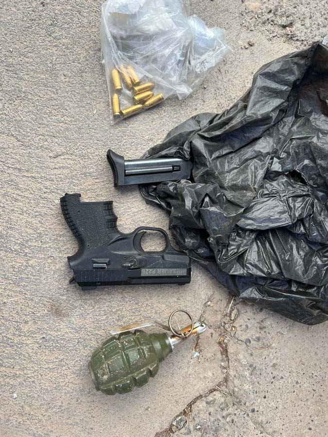 Diyarbakır'da, bombalı ve silahlı eylem hazırlığında olan 4 terörist yakalandı!