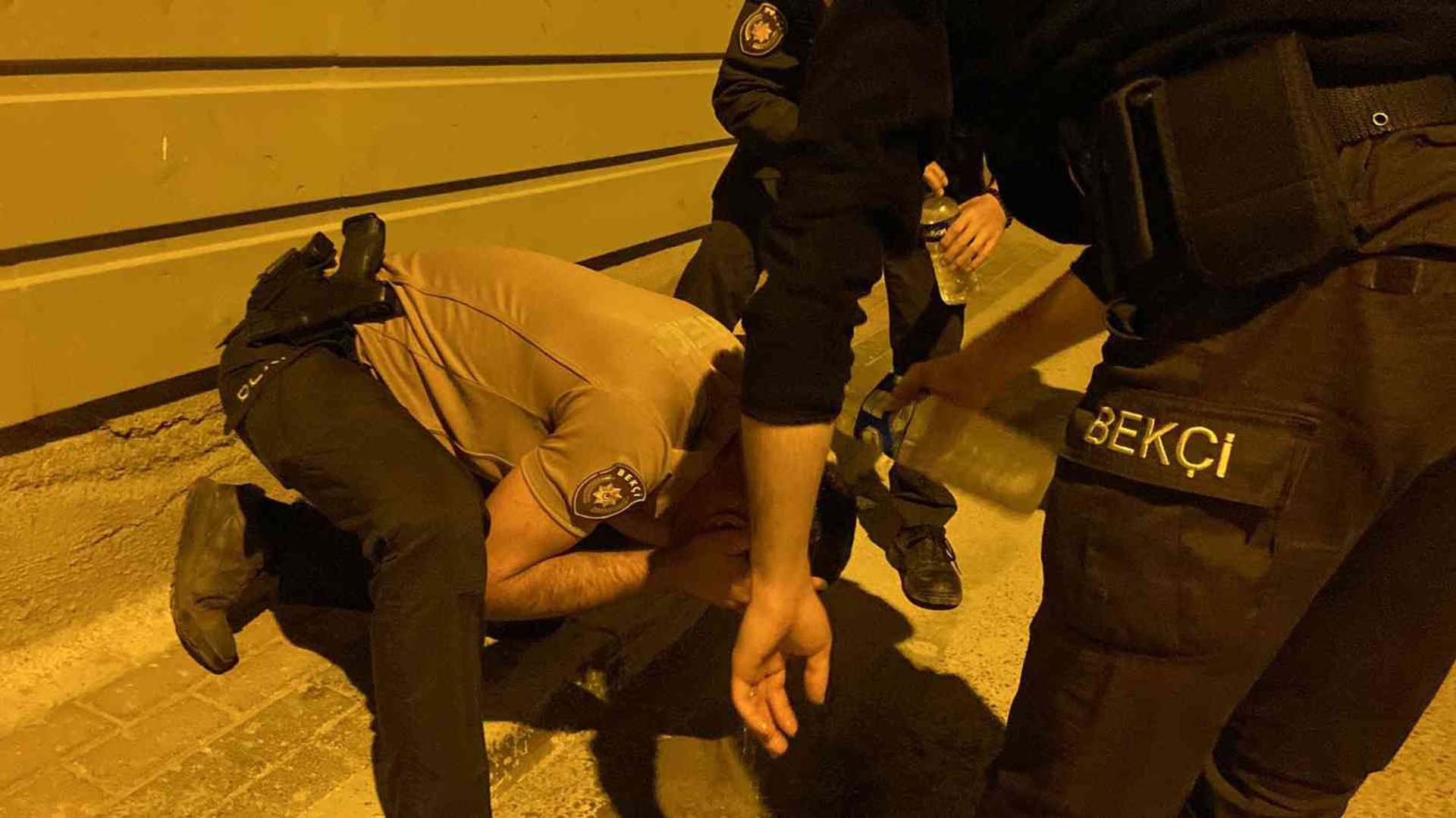 Damat eğlencesi kavgaya dönüştü! 50 kişilik grup polise saldırdı! Çok sayıda gözaltı!