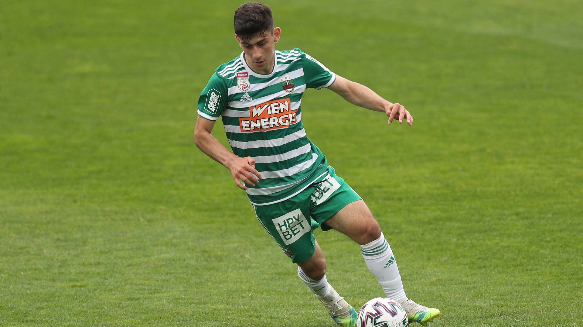 Galatasaray, transfer bombalarını art arda patlattı, taraftarını mest etti! İstanbul'a yıldız akını: İşte gelen isimler... 