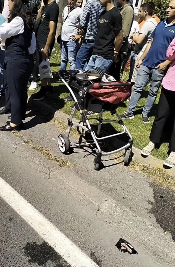 İstanbul'da feci kaza! Araç 2 kadın ve bebeğe çarptı!