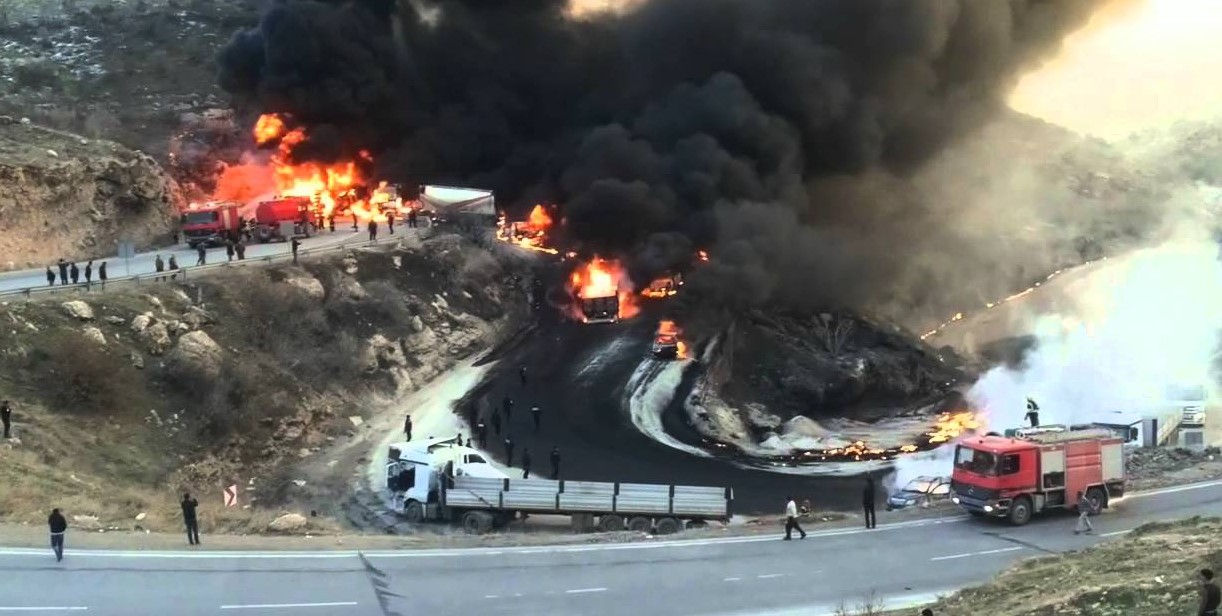 Irak’ta feci kaza! Yolcu otobüsü ile akaryakıt tankeri çarpıştı! 11 ölü 7 yaralı!