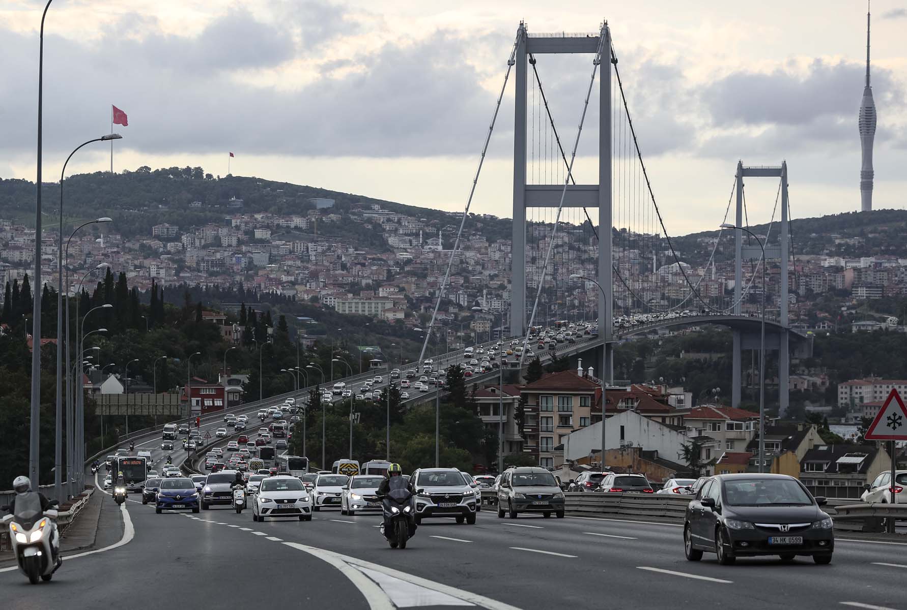 Öğrenciler için ders zili çaldı, İstanbul'da trafik yoğunluğu başladı!