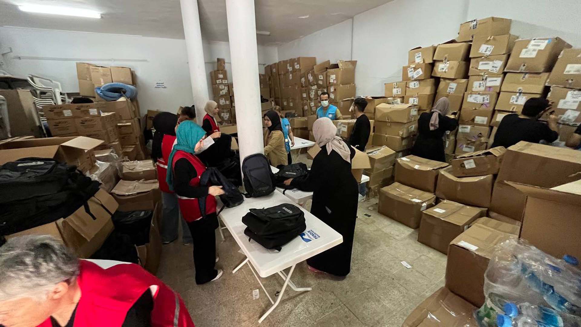 Pendik Belediyesi dar gelirli aileleri unutmadı! Okul çağındaki çocuklara kırtasiye yardımı!