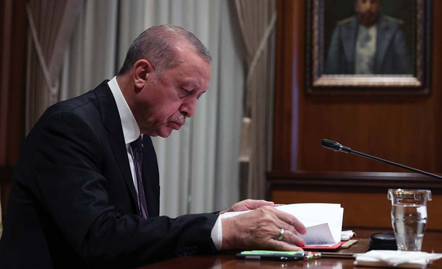  Resmi Gazete'de yayımlandı! 17 üniversiteye yeni rektör atandı!